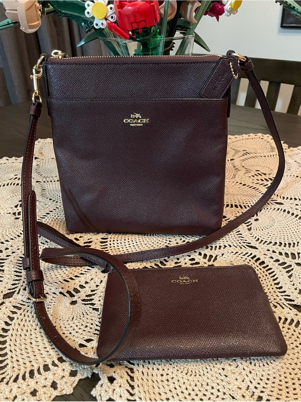Coach Kitt Messenger Crossbody bag in Oxblood crossgrain leather with zip pouch